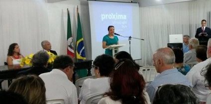 Anna no seminário “Atividades associativas, desafios e sugestões no associativismo da diáspora” como diretora cultural do Centro Português Rio Grande no Encontro das Comunidades Portuguesas e Luso-descendentes do Cone Sul, que aconteceu na Casa de Portugal de Porto Alegre.