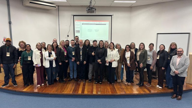 Fórum Estadual de Coordenadores de Polo UAB debate desafios da EaD no RS
