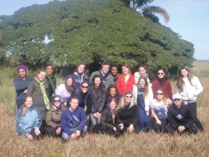 Grupo do Curso de Turismo/UFPel na Trilha das Figueiras