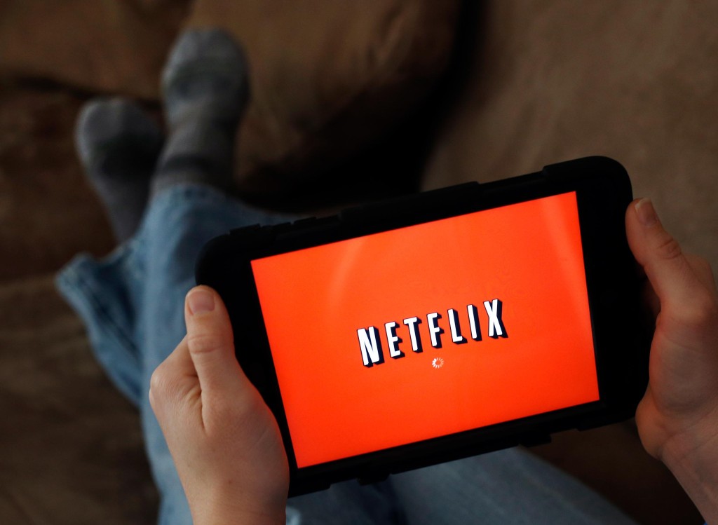A portabilidade é um dos principais atributos do Netflix, os títulos podem ser visualizados no computador, na televisão, ou em dispositivos mobile. Foto: Google Imagens (http://goo.gl/hFIaL8)