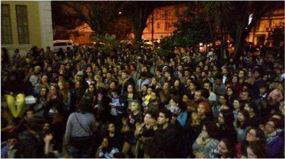 Estudantes participaram da noite de assembleia. Foto: Heitor Araújo/Em Pauta