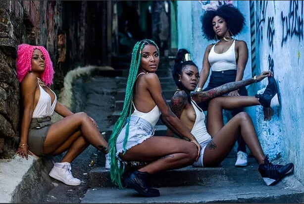 Editorial “DONA”. Fotografia: Bruno Gomes – 2016. Modelos: Maia Boitrago, Gabriela Silva, Suzanna Costa, Ingrid da Matta. Fonte: Afropunk.