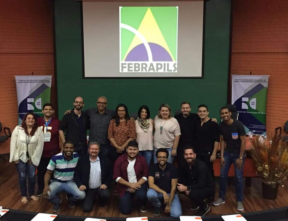 Participantes do III Encontro Nacional de Tradutores Intérpretes de Libras e Língua Portuguesa