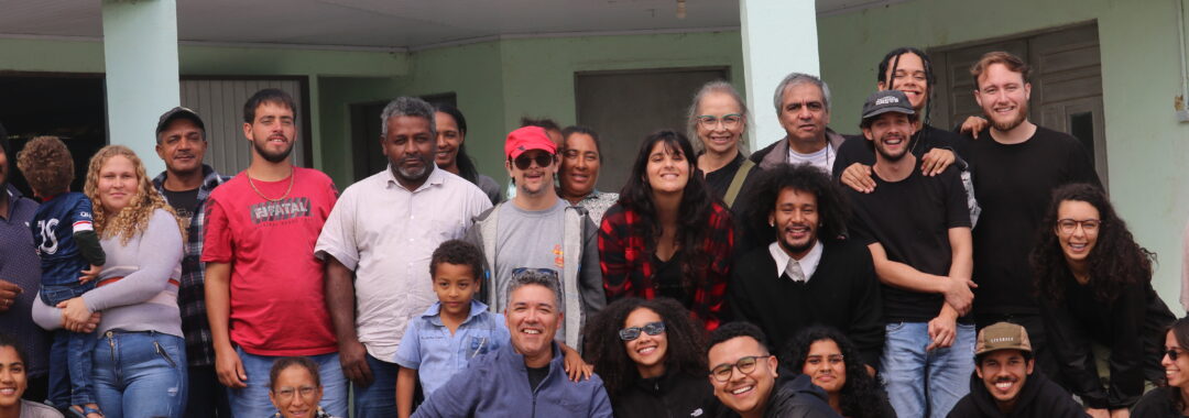 Membros do PET Fronteiras: Saberes e Práticas Populares e membros da comunidade quilombola do Algodão, Pelotas - RS