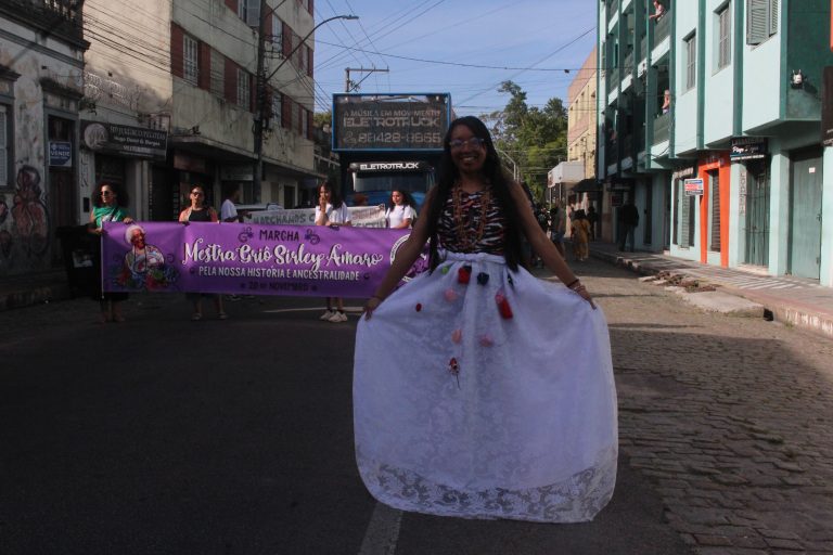 A Saia da Mestra Volta a Rodar: PET Fronteiras participa da Marcha da Mestra Griô Sirley Amaro no Dia da Consciência Negra